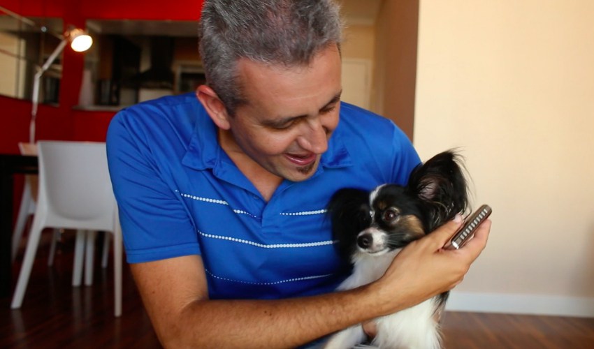 Anfitrião DogHero Alex Dupas mostra sua rotina: “tudo é feito para o cachorro se sentir em casa”