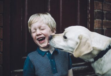 Estudo revela que pessoas expostas à cães desde a infância têm menos chance de ser diagnosticada com esquizofrenia