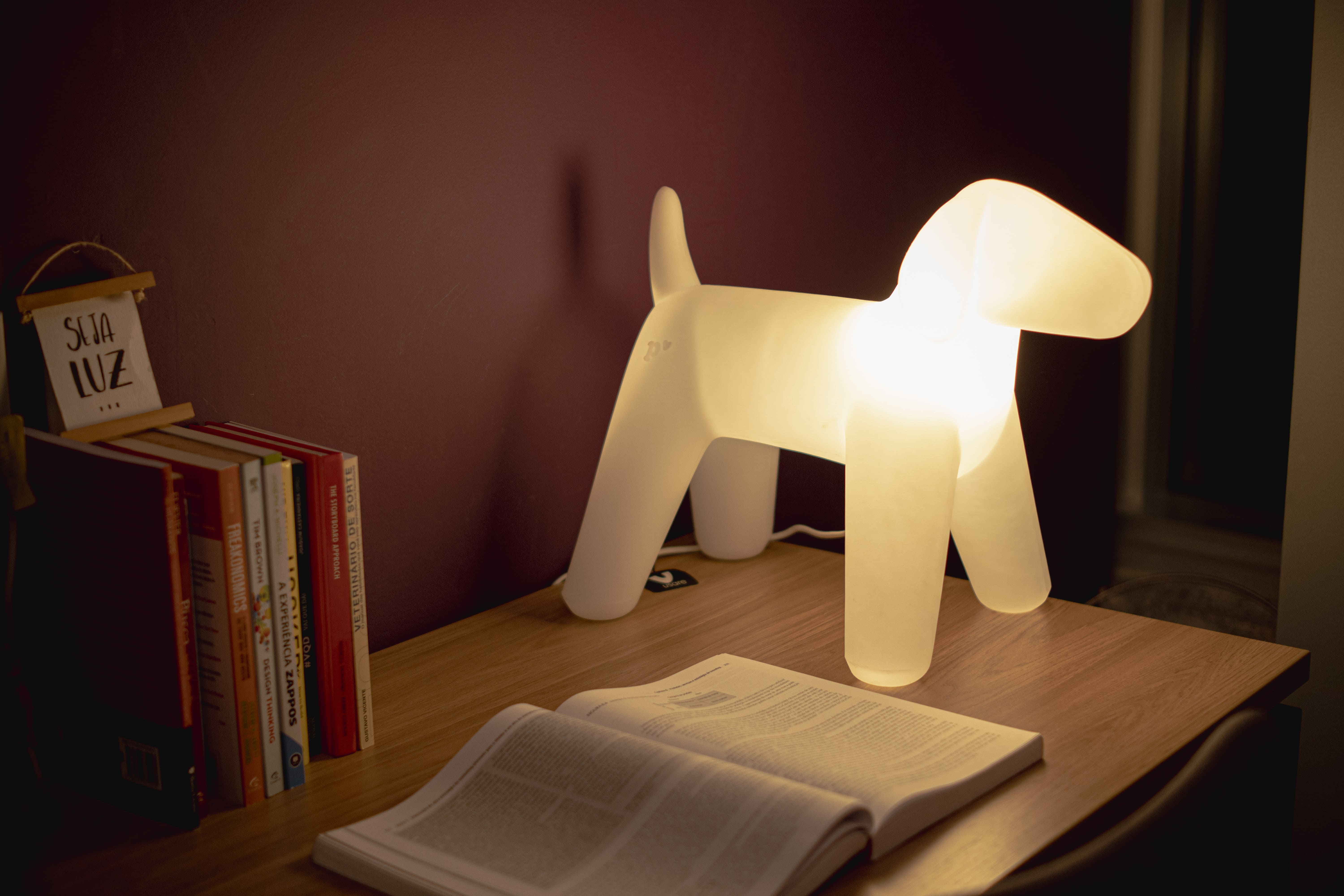 luminária em formato de cachorro